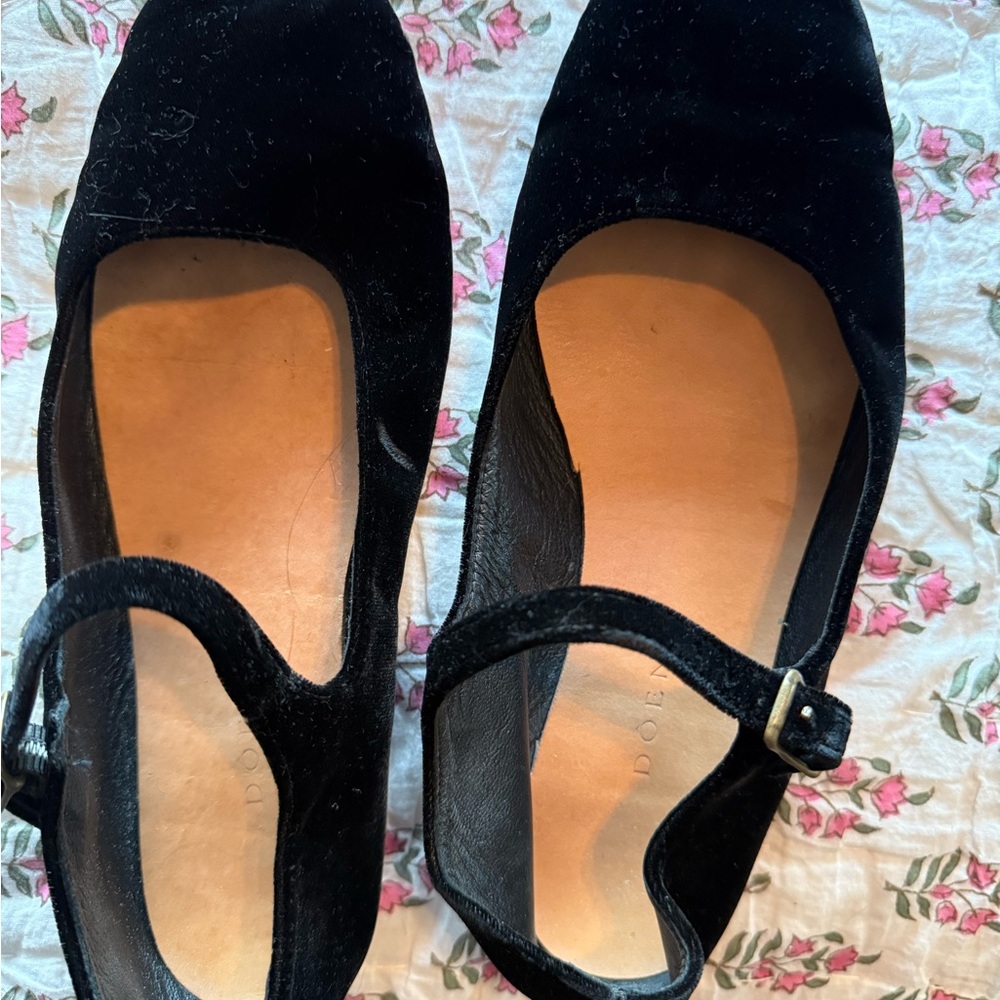 Black Velvet Mary Jane Shoes doen